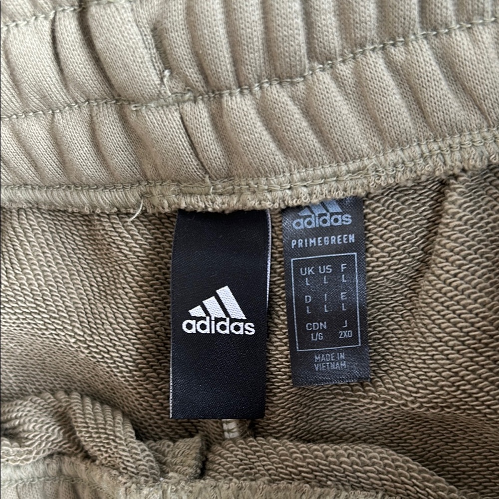 NWOT Men’s Adidas Green Shorts with Black Stripe Design - Picture 2 of 5